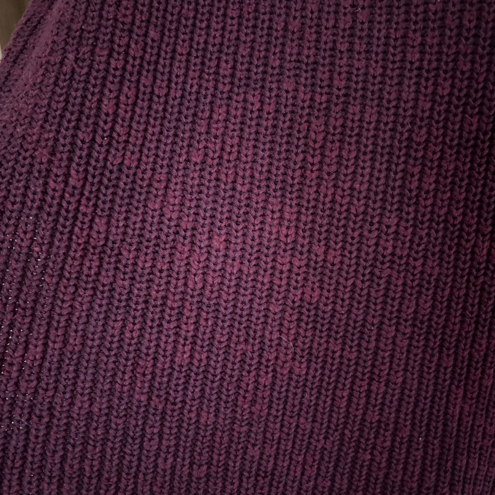 Express Cross-Back sweater - Picture 3 of 6